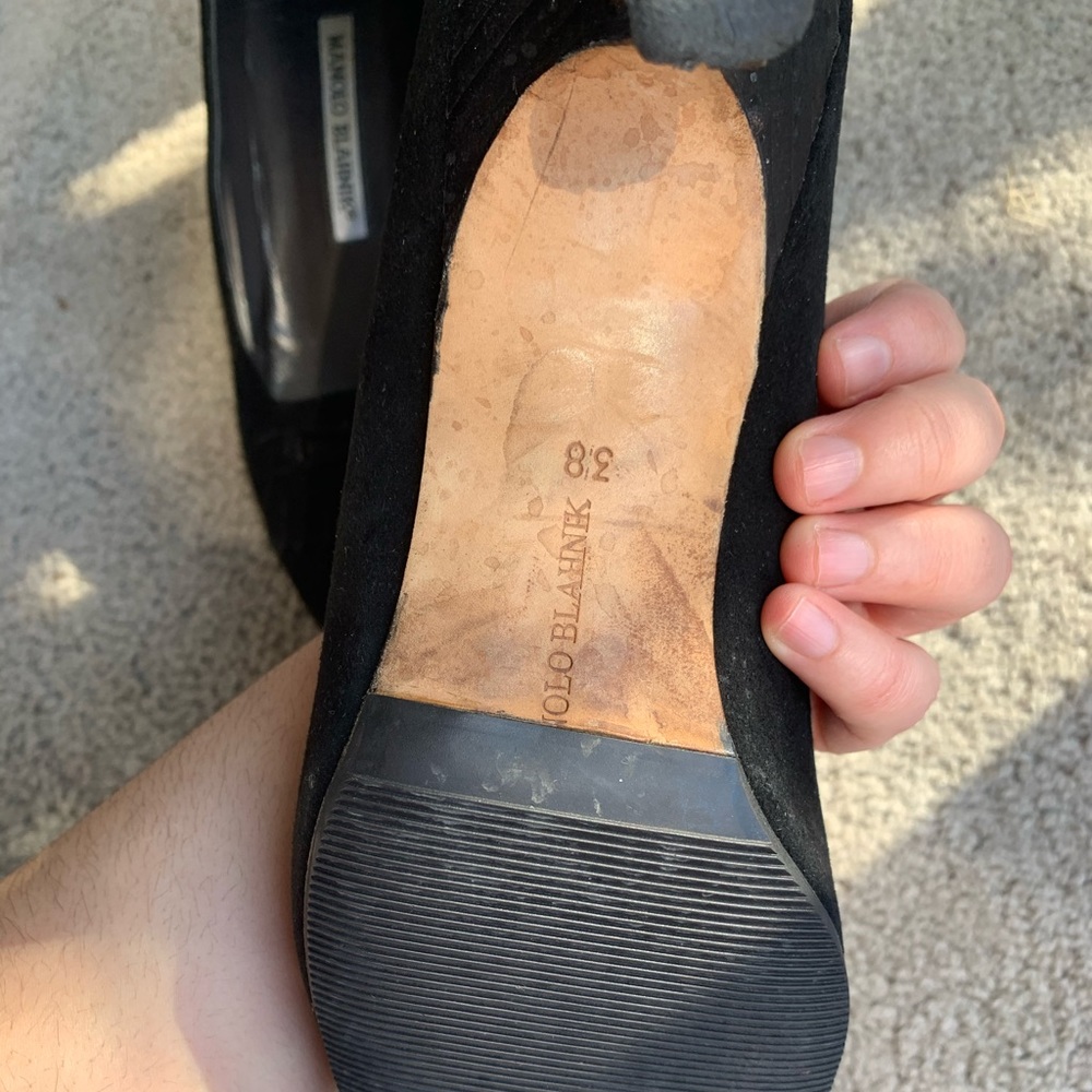 Vintage Manolo Blahnik suede pumps - Picture 9 of 10